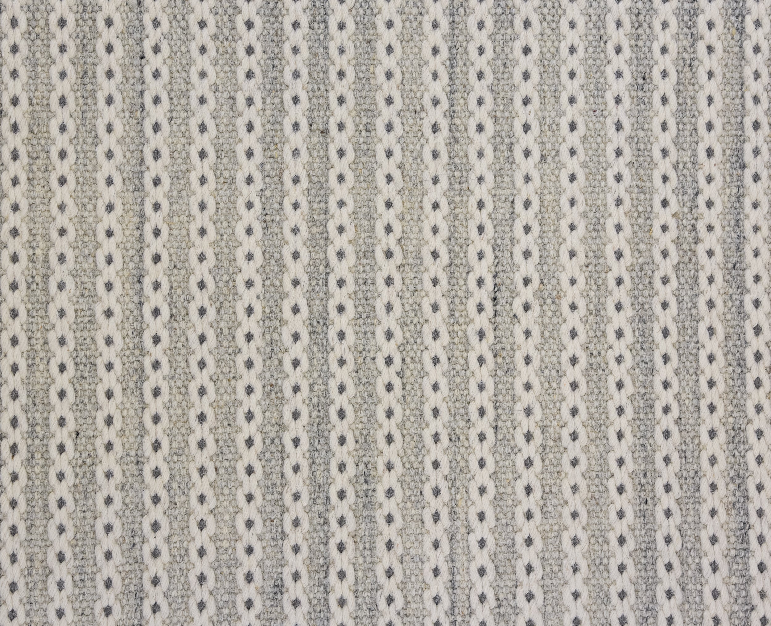 Chain Stitch - Winter Wheat - LuxCut Carpet