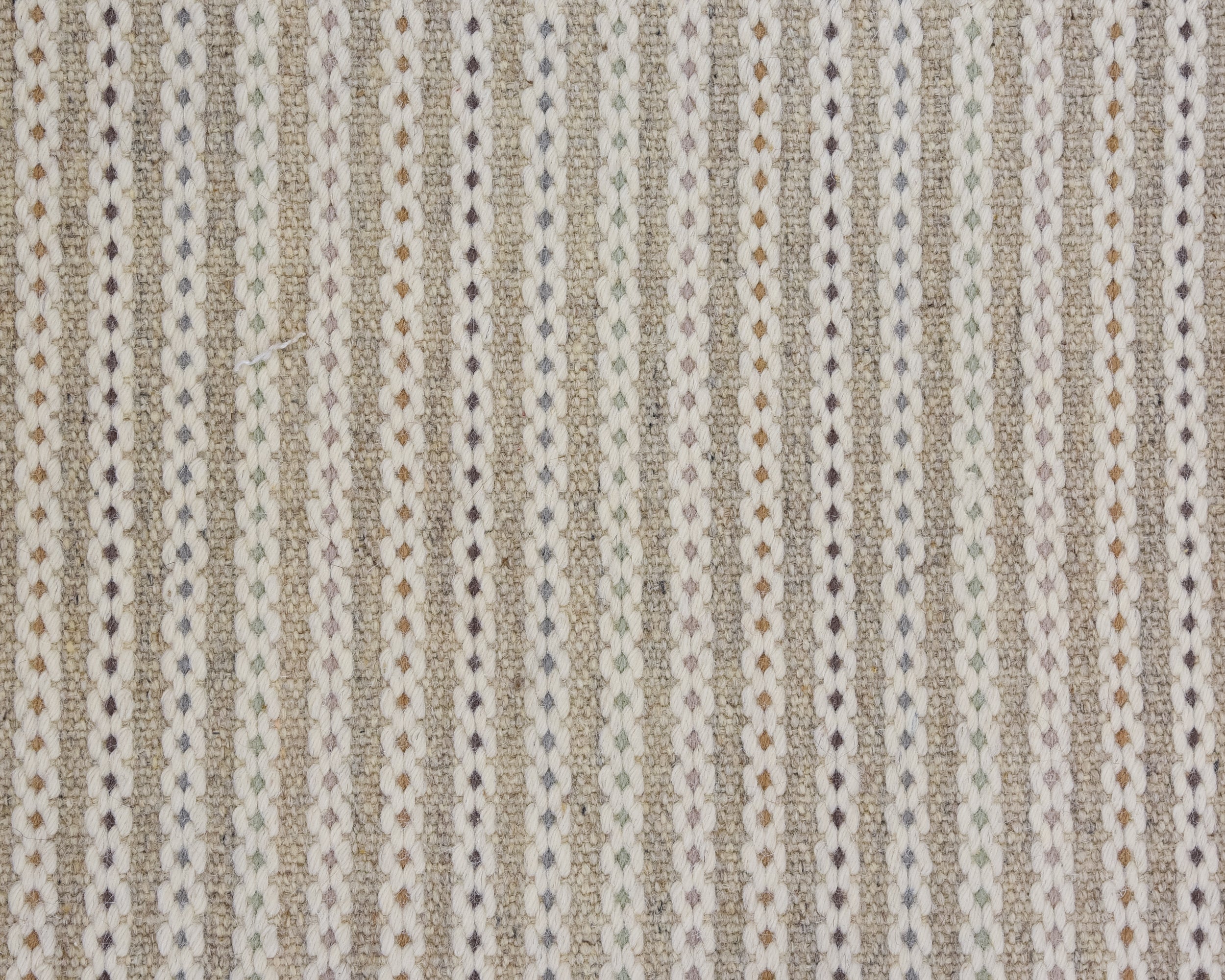 Chain Stitch - Winter Wheat - LuxCut Carpet