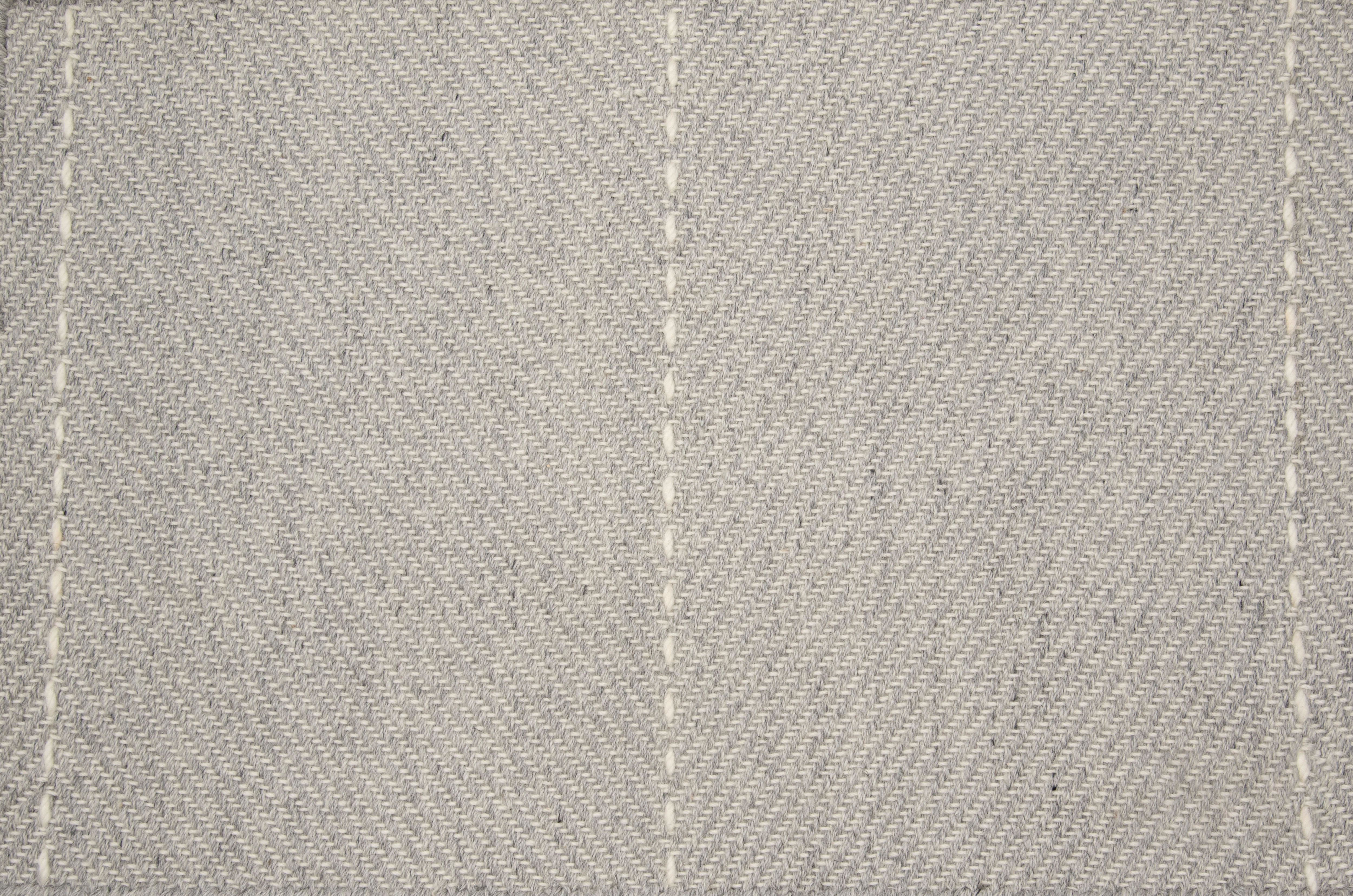 Stitchery Fix - Fog - LuxCut Carpet